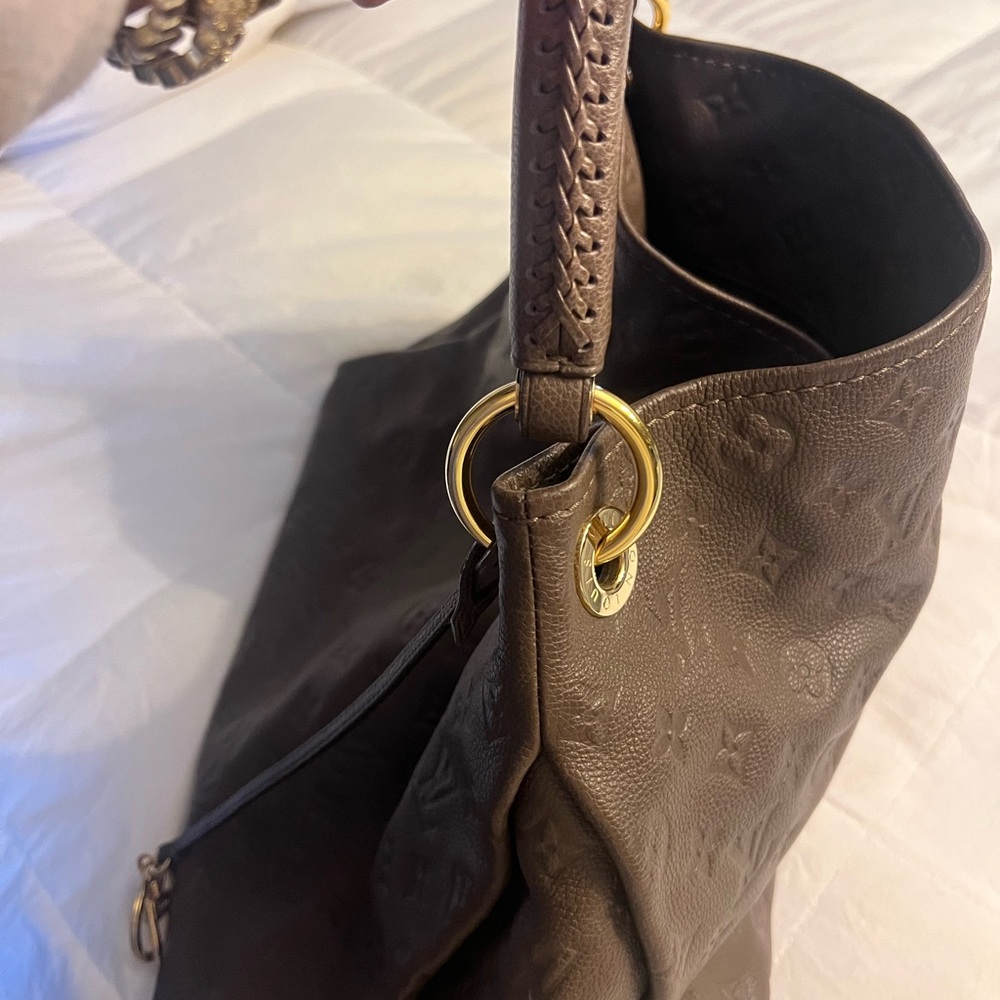 Louis Vuitton Artsy
